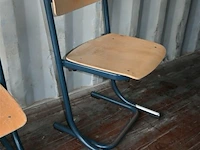 4 diverse stoelen - afbeelding 4 van  4