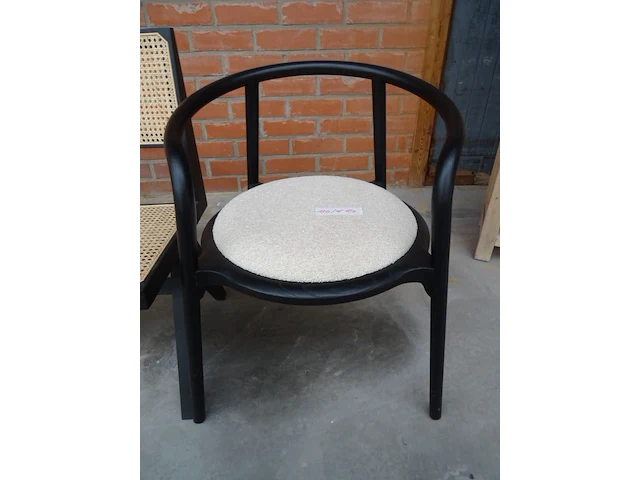 4 diverse stoelen - afbeelding 2 van  6