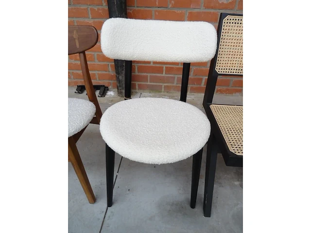 4 diverse stoelen - afbeelding 4 van  6