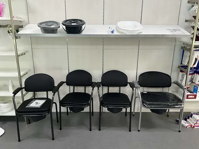 4 diverse toiletstoelen vermeiren - afbeelding 1 van  11