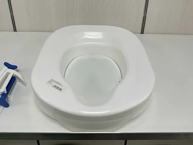 4 diverse toiletstoelen vermeiren - afbeelding 9 van  11