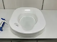 4 diverse toiletstoelen vermeiren - afbeelding 9 van  11