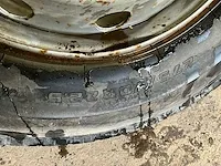 4 diverse vrachtwagenbanden kumho, pirelli, kormoran, goodyear - afbeelding 4 van  13