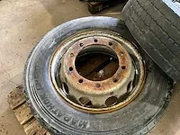 4 diverse vrachtwagenbanden kumho, pirelli, kormoran, goodyear - afbeelding 9 van  13