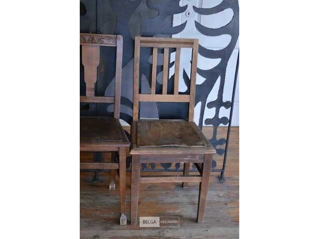 4 diversen antieken stoelen - afbeelding 2 van  5