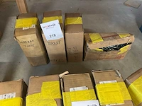 4 dozen bouten - afbeelding 1 van  3