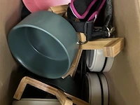 4 dozen inh. div. huisdieren toebehoren - afbeelding 1 van  5