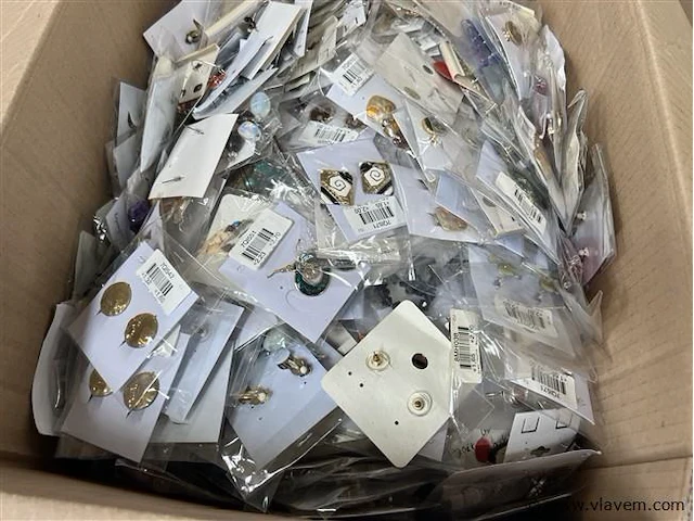 4 dozen, inh. partij div. fantasiejuwelen - afbeelding 1 van  5