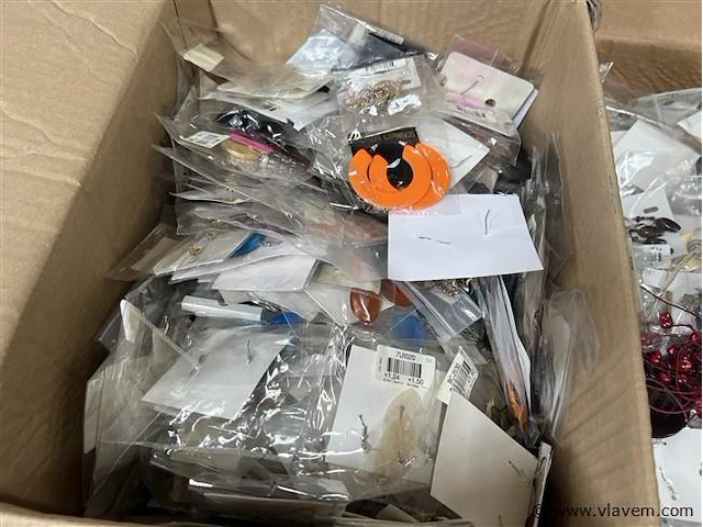 4 dozen, inh. partij div. fantasiejuwelen - afbeelding 2 van  5