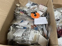 4 dozen, inh. partij div. fantasiejuwelen - afbeelding 2 van  5