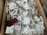 4 dozen, inh. partij div. fantasiejuwelen - afbeelding 3 van  5