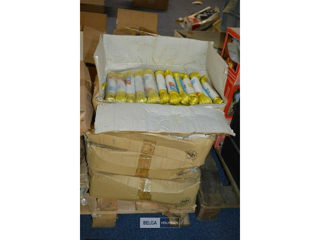 4 dozen met div wasdraadlijnen - afbeelding 1 van  4