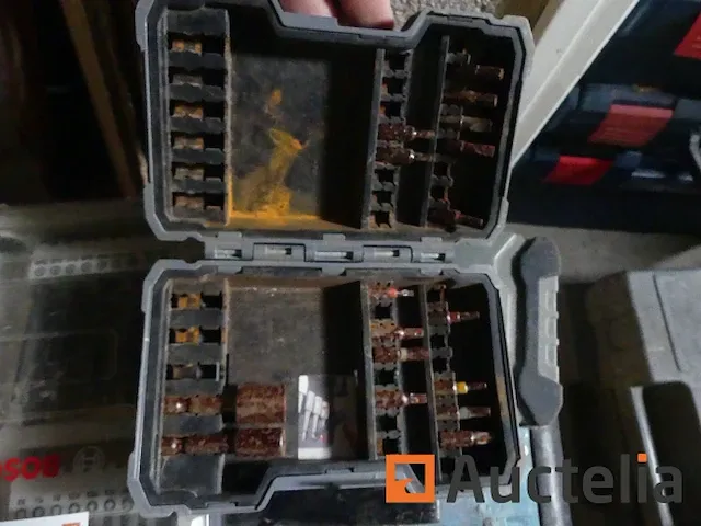 4 dozen met handgereedschap - afbeelding 1 van  17