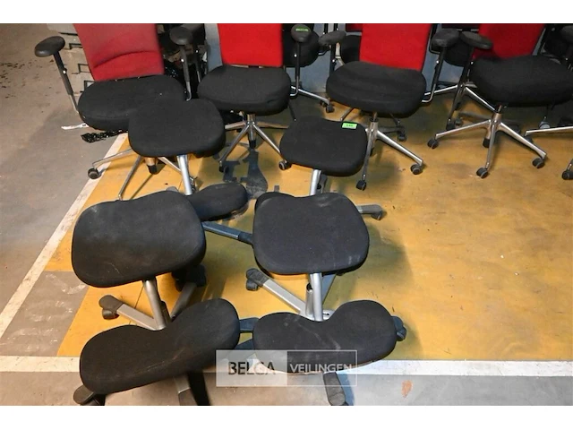 4 ergonomische kniestoelen - afbeelding 1 van  2