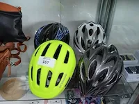 4 fietshelmen b-twin, bell, prowell, zonder merk