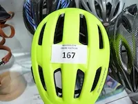4 fietshelmen b-twin, bell, prowell, zonder merk - afbeelding 2 van  6