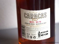 4 flessen à 100ml rum caracas 8yr 40% - afbeelding 2 van  2