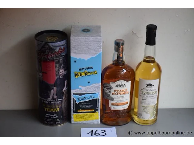 4 flessen à 70cl diverse whisky 46% - afbeelding 1 van  5