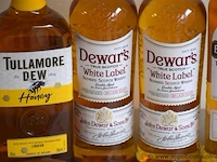 4 flessen à 70cl whiskey, 2x dewar's, bushmill en tullamore 40% - afbeelding 2 van  3