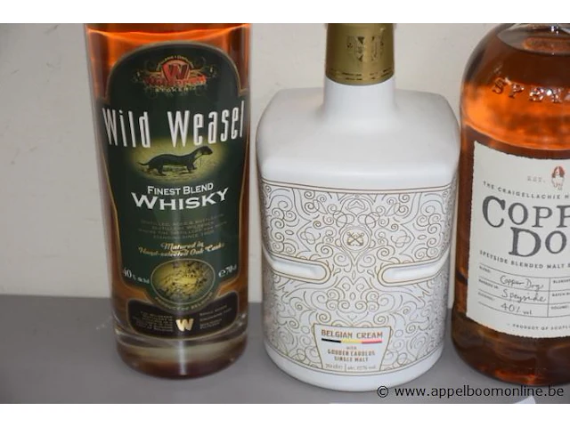 4 flessen à 70cl whiskey wild weasel, belgian cream, copper dog, macnair 40% - afbeelding 3 van  3