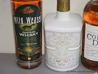 4 flessen à 70cl whiskey wild weasel, belgian cream, copper dog, macnair 40% - afbeelding 3 van  3