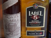 4 flessen diverse whisky 40% - afbeelding 2 van  3