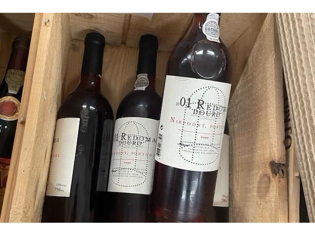 4 flessen redoma doura, 2001 - afbeelding 2 van  2