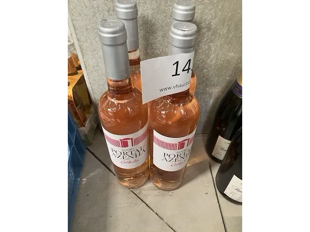 4 flessen rose fabr portal - afbeelding 1 van  3