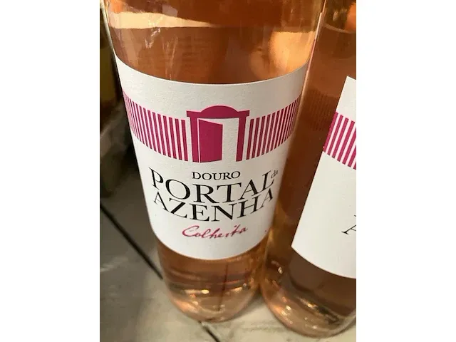 4 flessen rose fabr portal - afbeelding 2 van  3