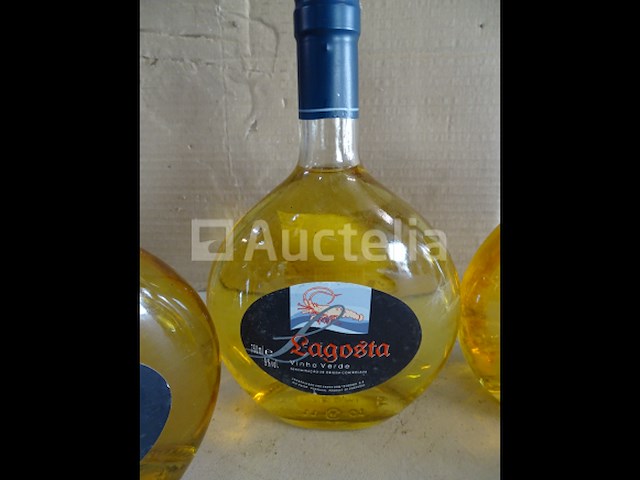 4 genummerde flessen lagosta vinho verde - afbeelding 2 van  8