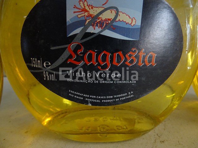 4 genummerde flessen lagosta vinho verde - afbeelding 3 van  8