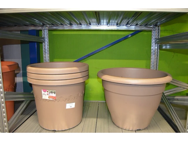 4 grote bloempot elho bruin: 3 x 47liter en 1x60liter - afbeelding 1 van  4