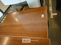 4 grote houten tafels en 1 kleine tafel - afbeelding 1 van  3