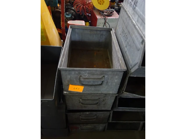 4 grote metalen bakken - afbeelding 1 van  2