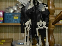 4 halloween skeletten - afbeelding 1 van  4