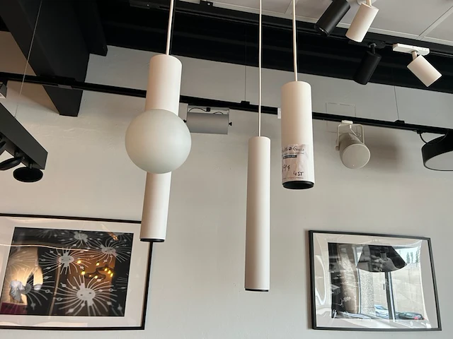 4 hanglampen - afbeelding 1 van  1