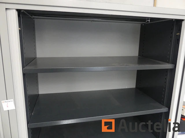 4 hoge kasten met luiken - afbeelding 2 van  7