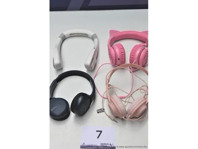 4 hoofdtelefoons, zonder kabels, werking niet gekend - afbeelding 1 van  3