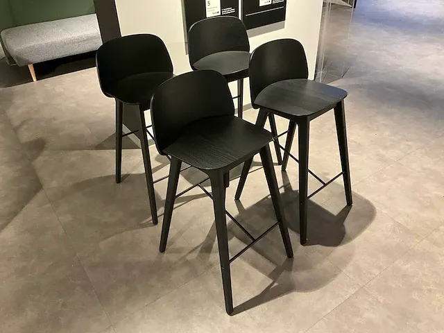 4 houten design barkrukken comma - afbeelding 1 van  4