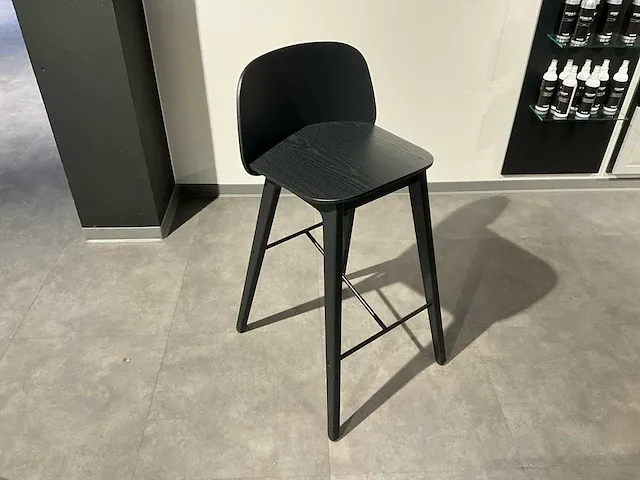 4 houten design barkrukken comma - afbeelding 2 van  4