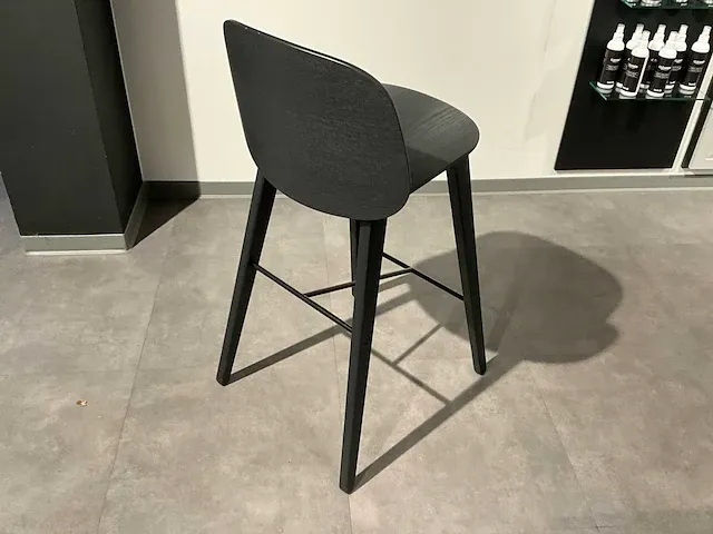 4 houten design barkrukken comma - afbeelding 3 van  4