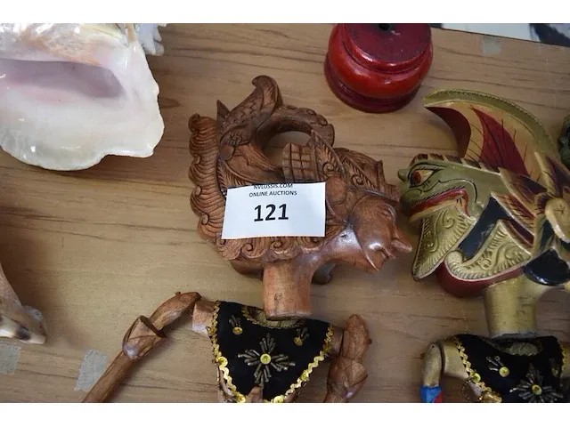 4 houten marionetten indonesie - afbeelding 2 van  7