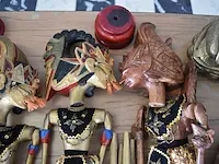 4 houten marionetten indonesie - afbeelding 5 van  7