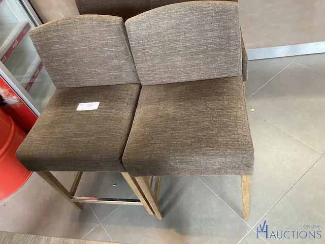 4 houten stoelen - afbeelding 2 van  3