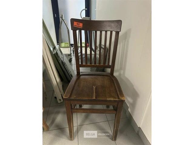 4 houten stoelen - afbeelding 1 van  4