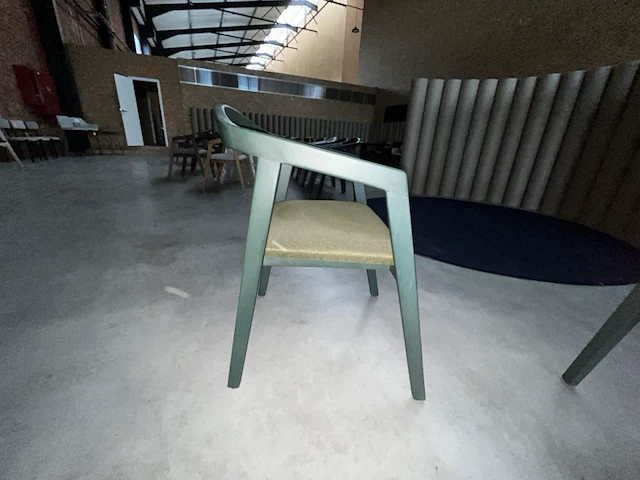4 houten stoelen - afbeelding 3 van  5