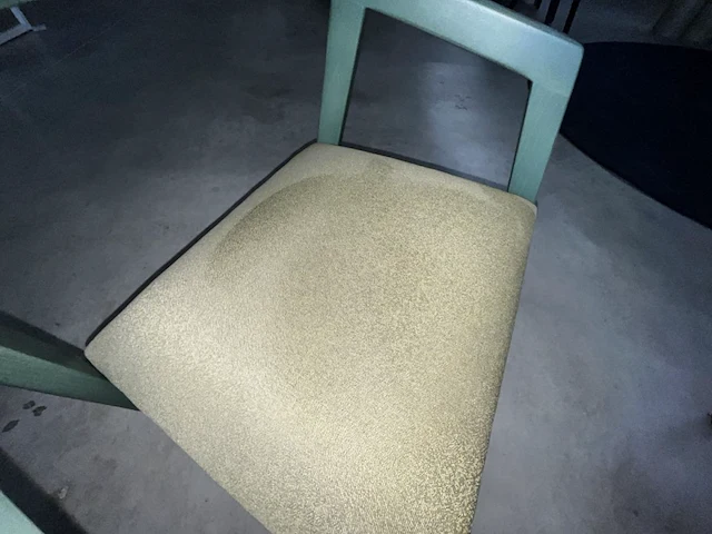 4 houten stoelen - afbeelding 5 van  5