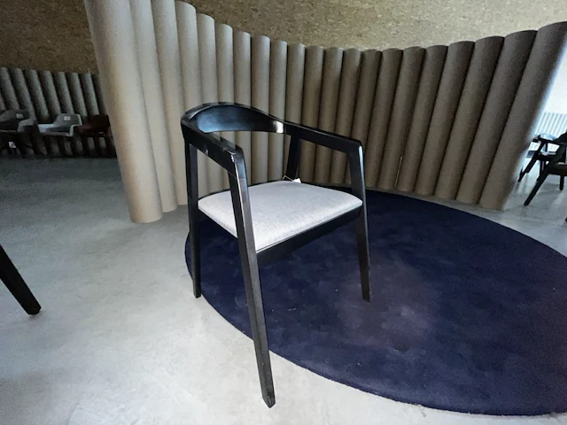 4 houten stoelen - afbeelding 2 van  5
