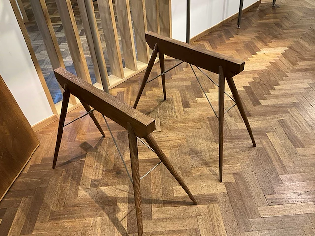 4 houten tafels - afbeelding 4 van  9