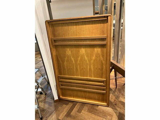 4 houten tafels - afbeelding 6 van  9